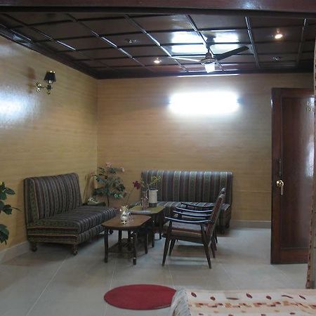 Hotel Rest Inn Лакхнау Экстерьер фото