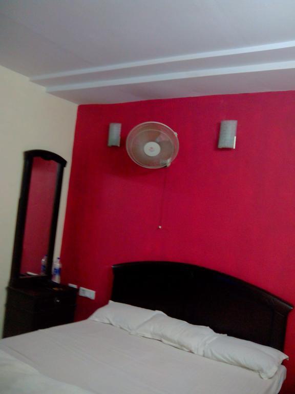 Hotel Rest Inn Лакхнау Номер фото