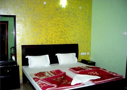 Hotel Rest Inn Лакхнау Экстерьер фото