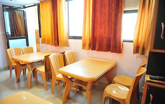 Hotel Rest Inn Лакхнау Экстерьер фото