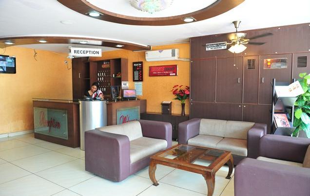 Hotel Rest Inn Лакхнау Экстерьер фото
