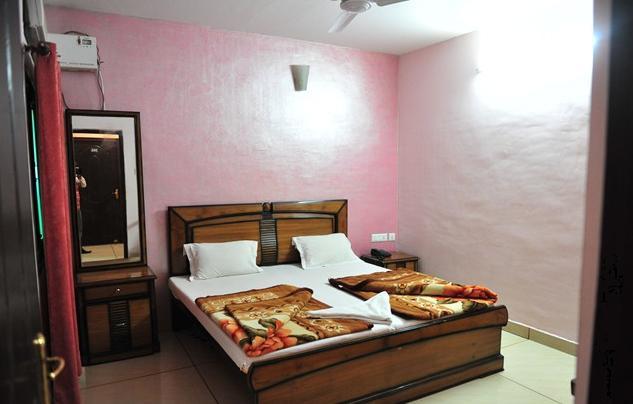 Hotel Rest Inn Лакхнау Номер фото